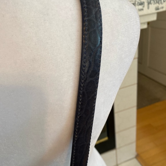 COLE HAAN Women’s Soft Leather Large Tote Bag, Navy Blue, Handle & Straps - Picture 4 of 14